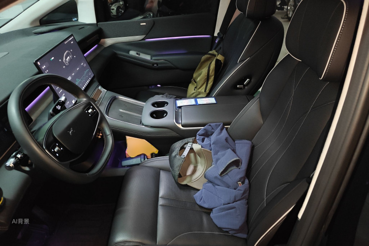 Xpeng X9 2023 car image #17