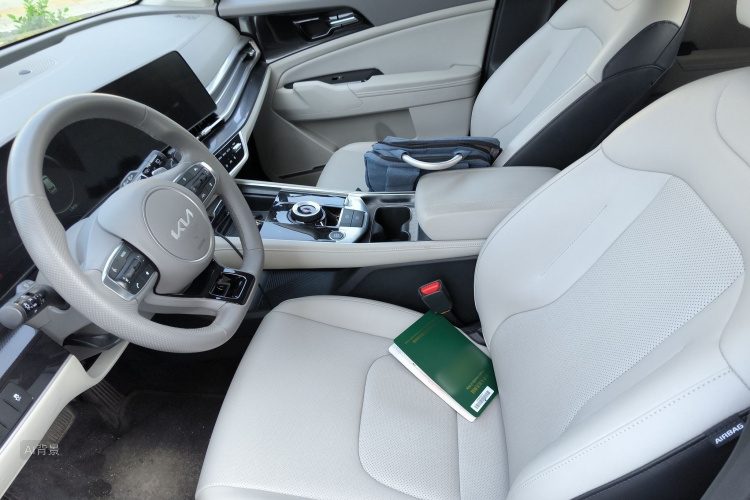 Kia Sportage 2025 immagine di auto #17
