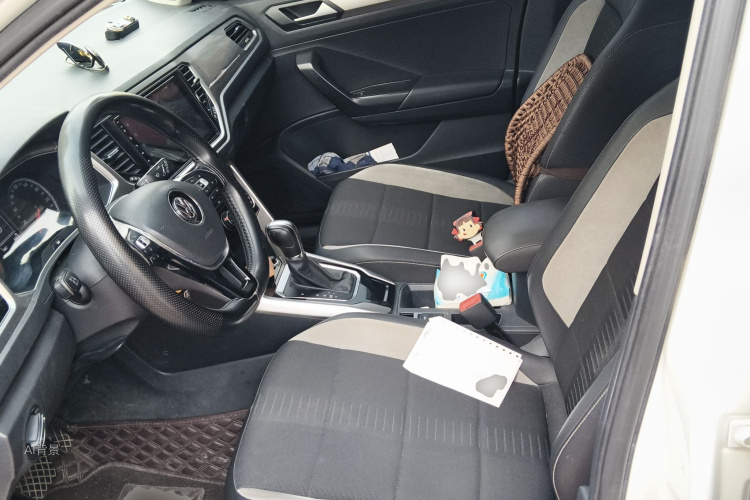Volkswagen T-Roc 2019 #17 Volkswagen T-Roc 2019 car image #17