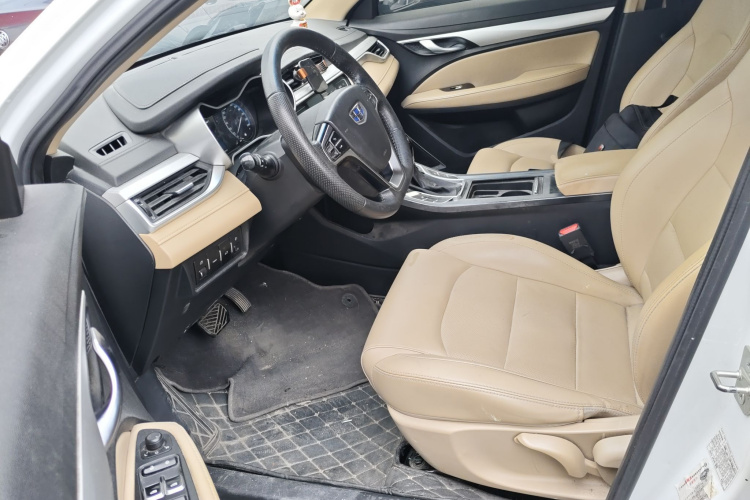 GEELY Emgrand 2019 #17 GEELY Emgrand 2019 car image #17