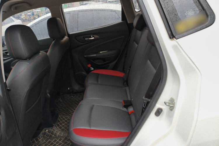 Changan CS15 2018 صورة سيارة #17