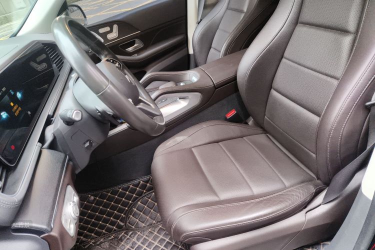 Mercedes-Benz GLE Class 2020 car image #17