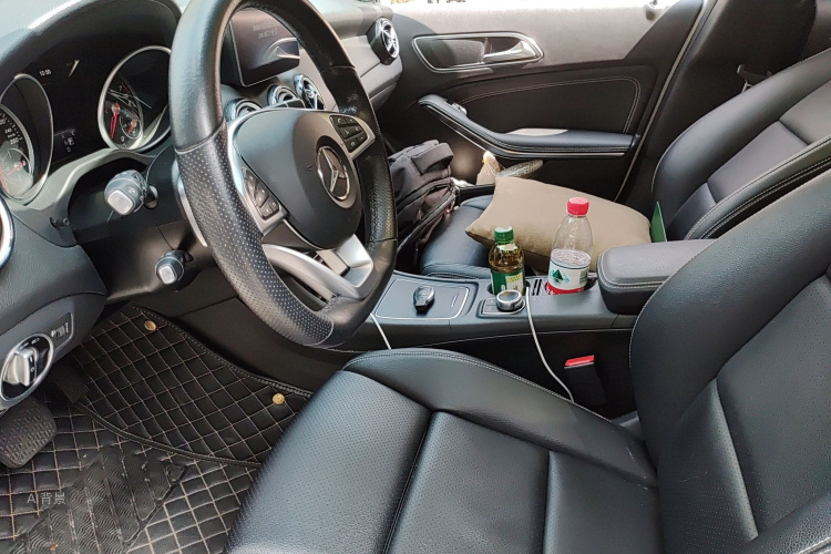 Mercedes-Benz GLA Class 2019 car image #17