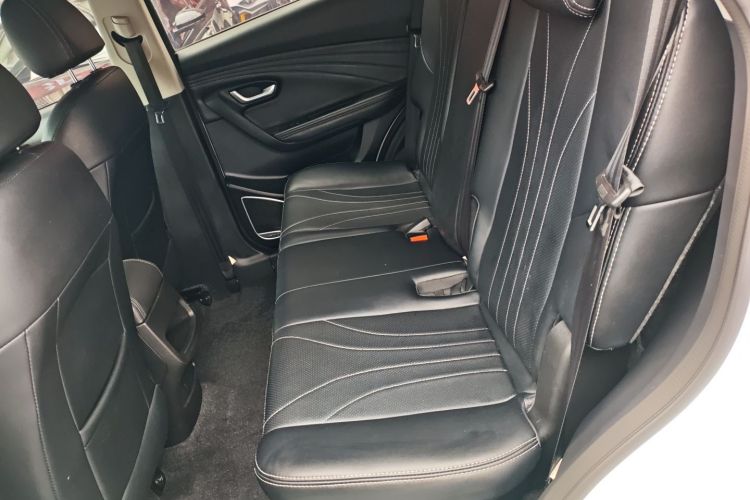 X70M 2021 car image #17