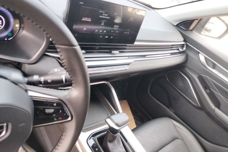GEELY Emgrand 2022 car image #17