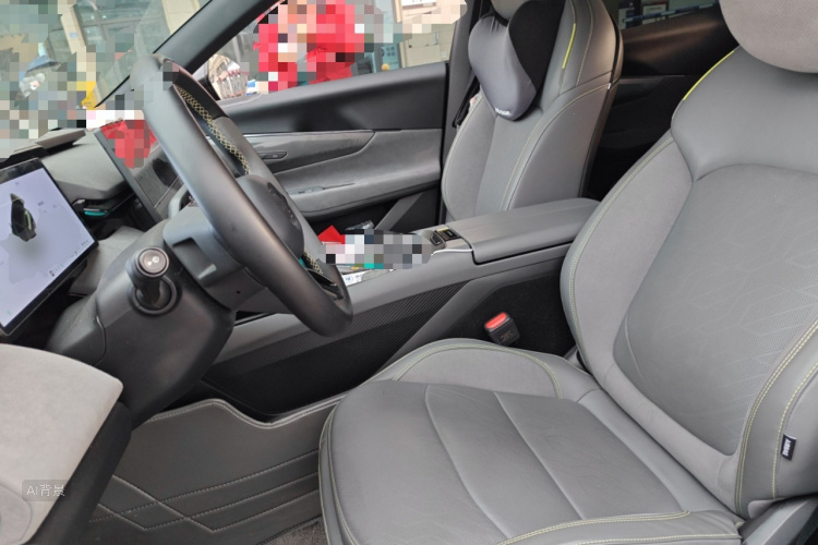 Lynk & Co 08 EM-P 2024 car image #17