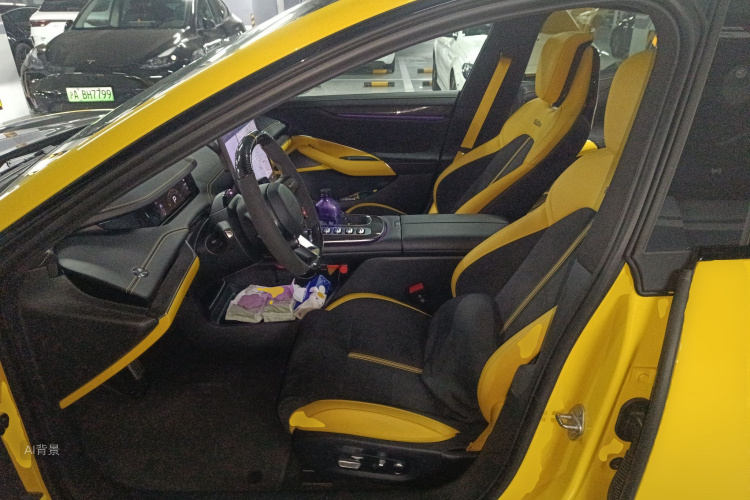 MI SU7 Ultra 2025 immagine di auto #17