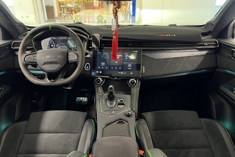 Lynk & Co 05 2022 car image #17
