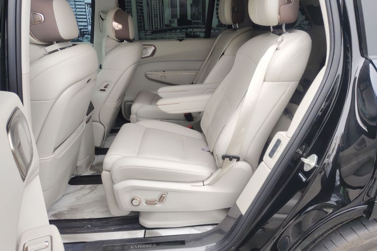 Lynk & Co 900 2025 car image #17