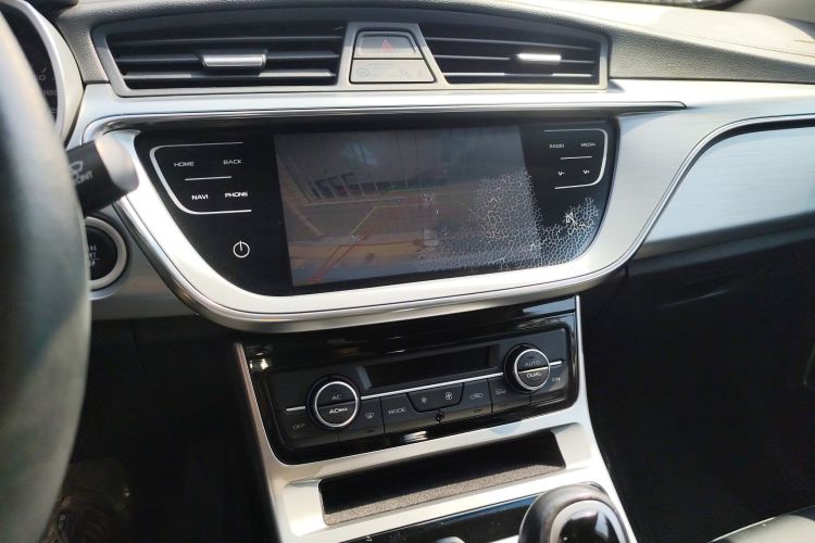 Emgrand GL 2019 #17 Emgrand GL 2019 car image #17