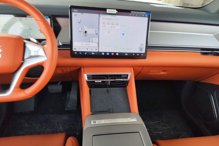 BYD Tang L 2025 immagine di auto #17