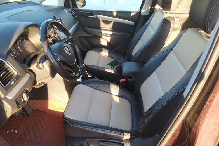 Volkswagen Sharan 2019 car image #17