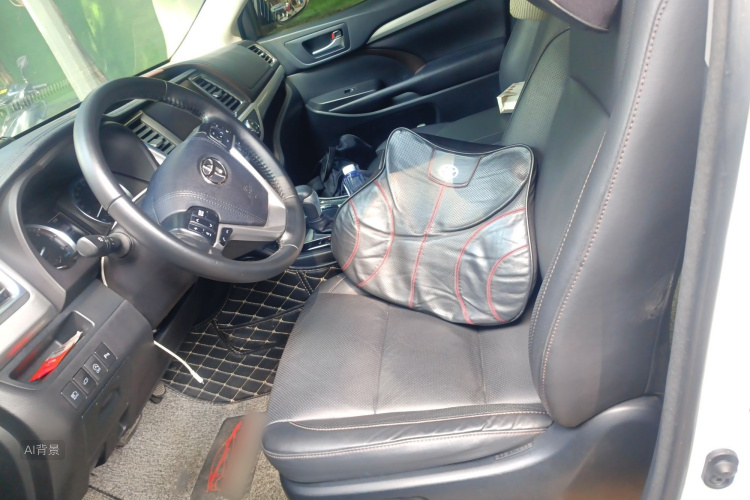 Toyota Highlander 2019 car image #17