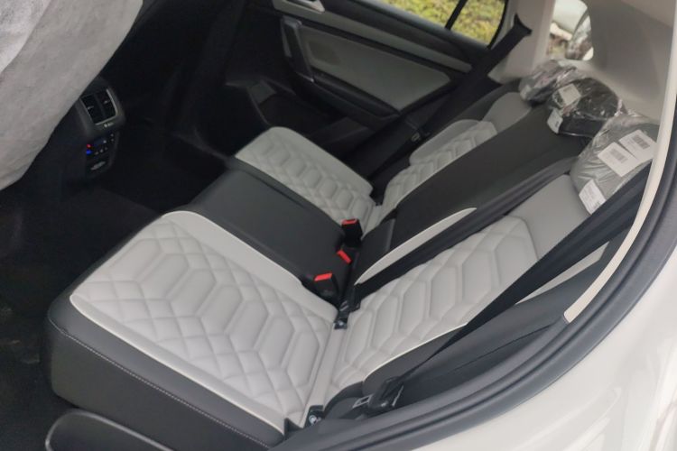 Volkswagen Tayron 2025 car image #17