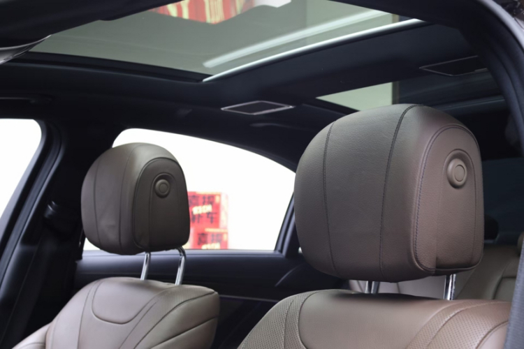 Mercedes-Benz S Class 2015 immagine di auto #17