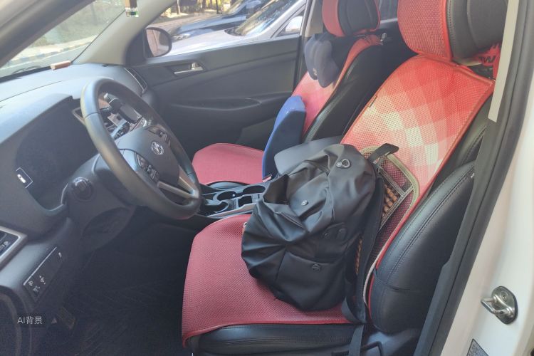 Hyundai Tucson 2016 immagine di auto #17