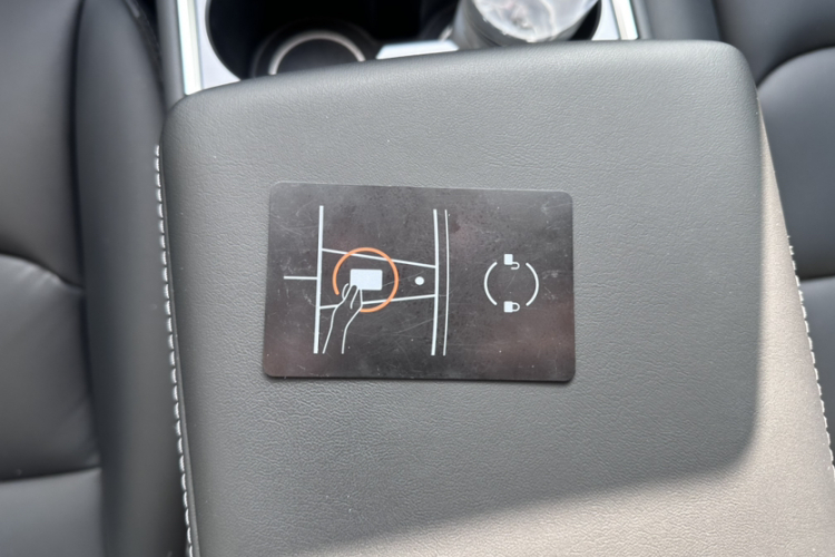 特斯拉 Model Y 2022 汽车图片 #17