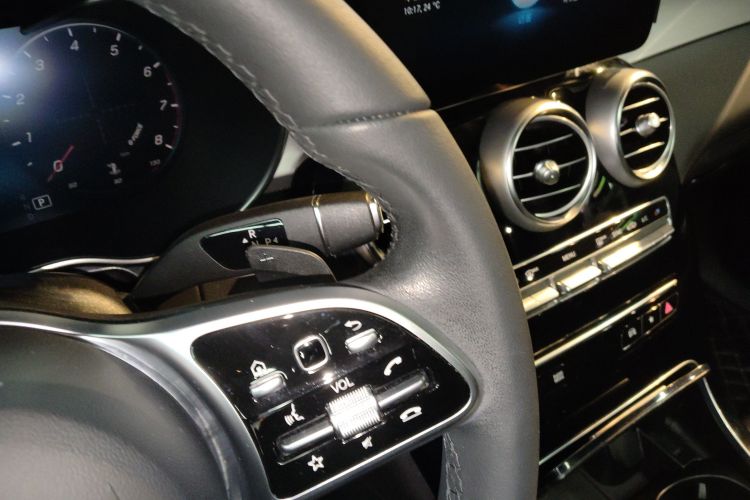 Mercedes-Benz GLC Class 2022 car image #17