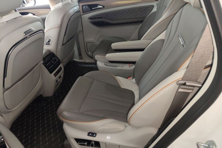 Forthing Yacht 2024 car image #17