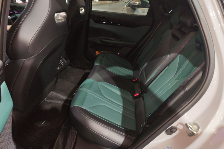 Changan UNI-V iDD 2024 car image #17