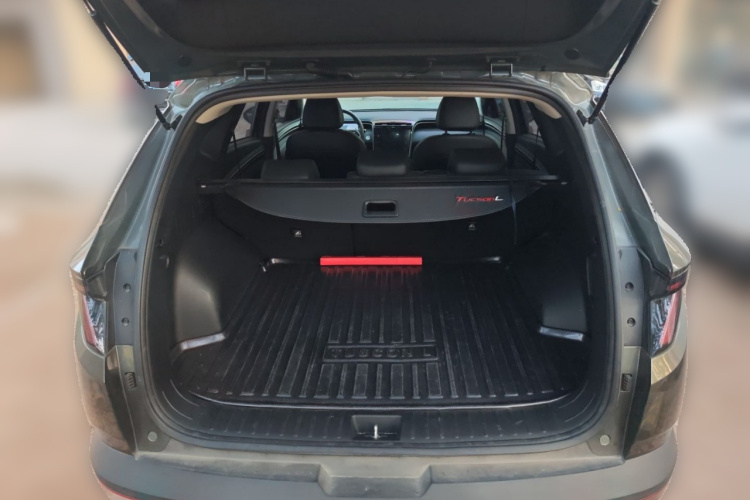 Hyundai Tucson 2023 immagine di auto #17