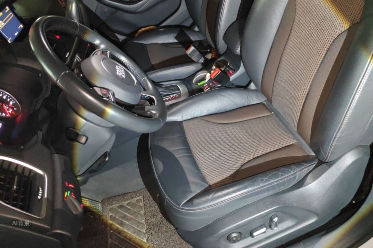 Audi Q3 2018 car image #17