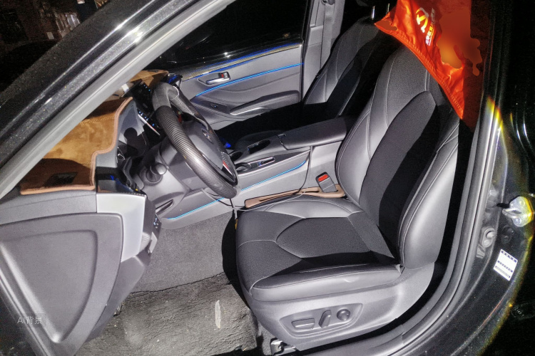 Toyota Avalon 2020 car image #17