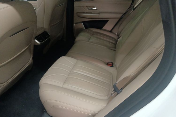 Xpeng G9 2025 car image #17