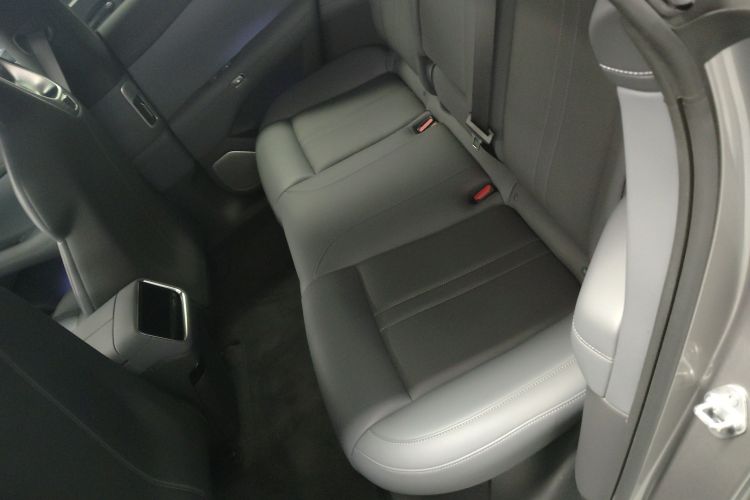 MI YU7 2025 immagine di auto #17