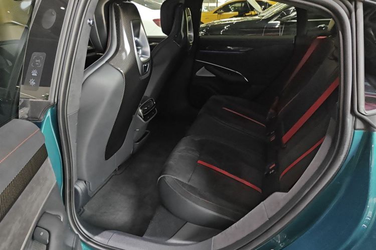 MI SU7 Ultra 2025 car image #17