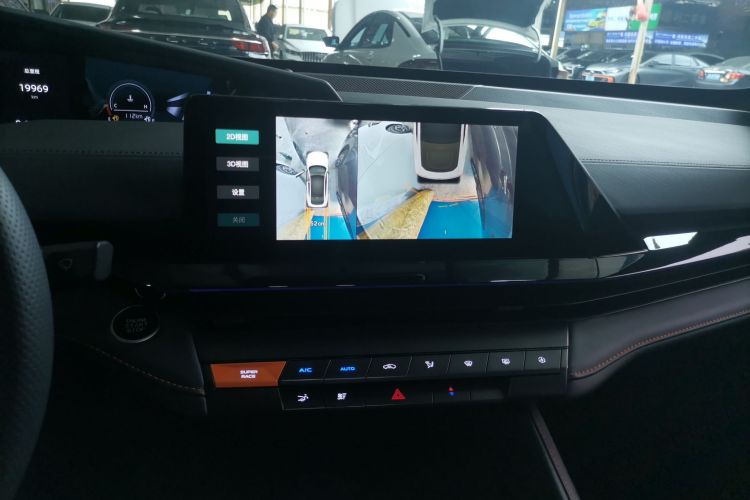 Changan UNI-V 2023 изображение автомобиля #17