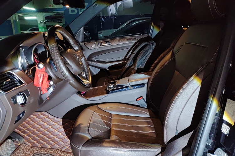 Mercedes-Benz GLE Class 2017 car image #17