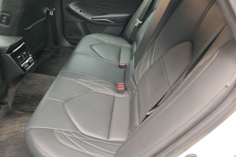 Toyota Avalon 2019 car image #17