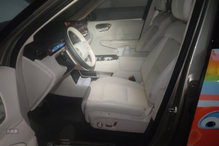 Lynk & Co 900 2025 car image #17