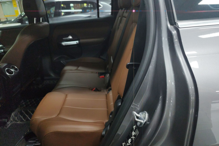 Mercedes-Benz GLB Class 2023 car image #17