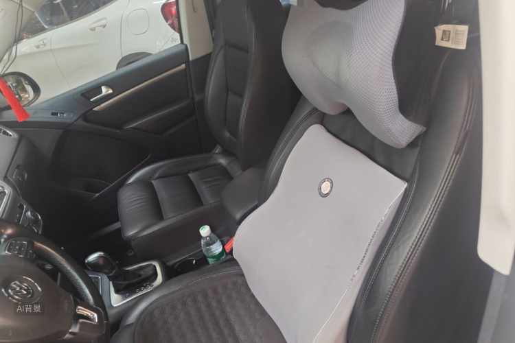 Volkswagen Tiguan 2015 car image #17