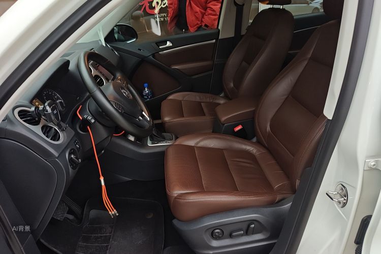 Volkswagen Tiguan 2014 car image #17