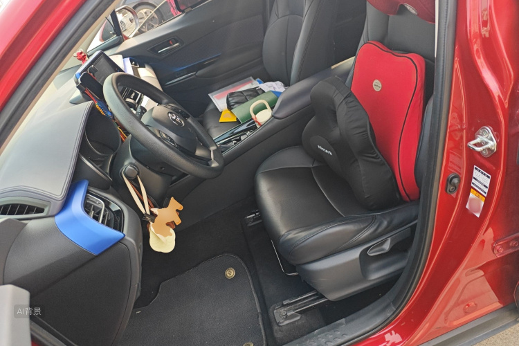 Toyota C-HR 2019 car image #17