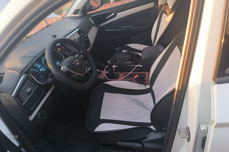 VS5 2025 car image #17