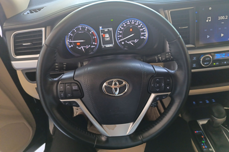 Toyota Highlander 2020 car image #17