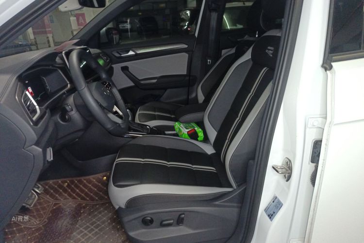 T-Roc 2025 car image #17