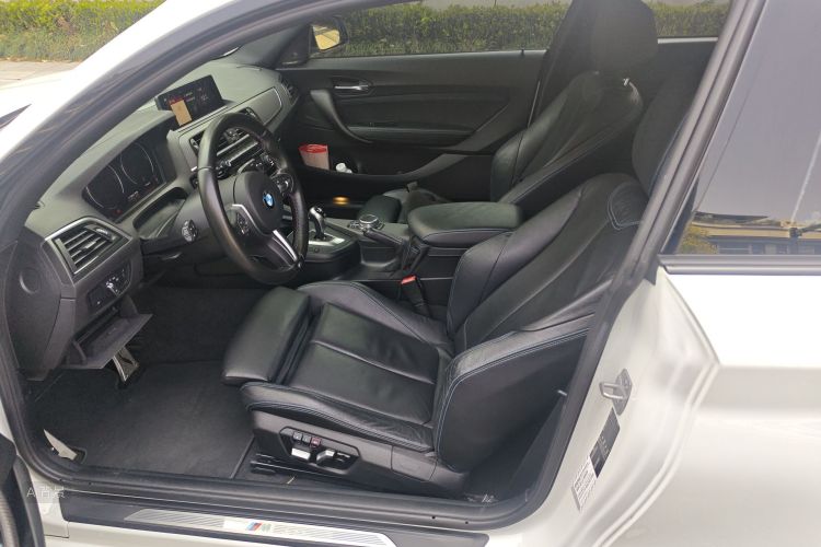 BMW M2 2018 изображение автомобиля #17