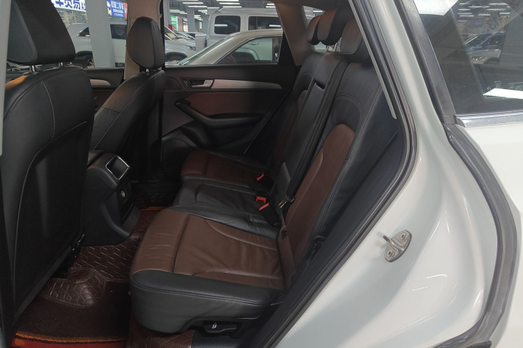 Audi Q5 2017 صورة سيارة #17