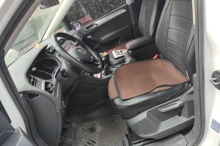 Volkswagen Touran 2017 immagine di auto #17