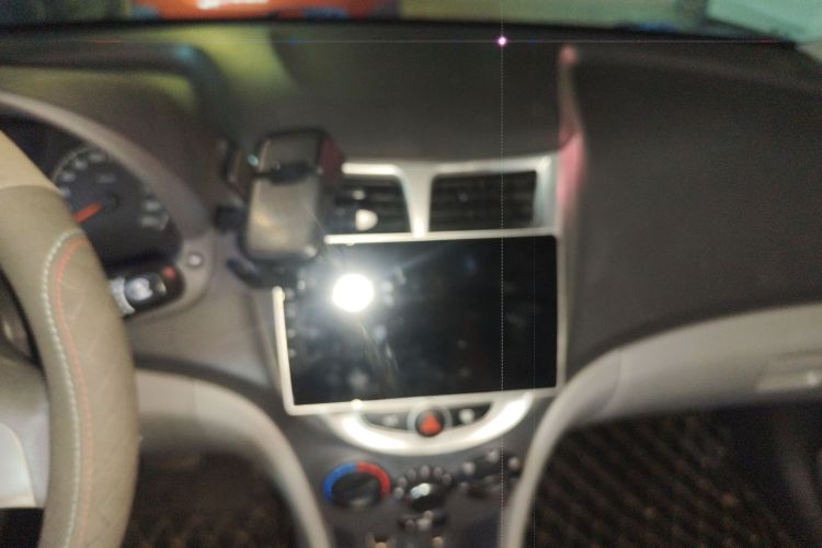 Hyundai Reina 2016 car image #17