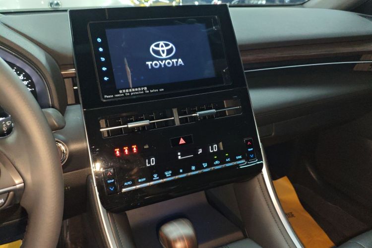 Toyota Avalon 2023 car image #17