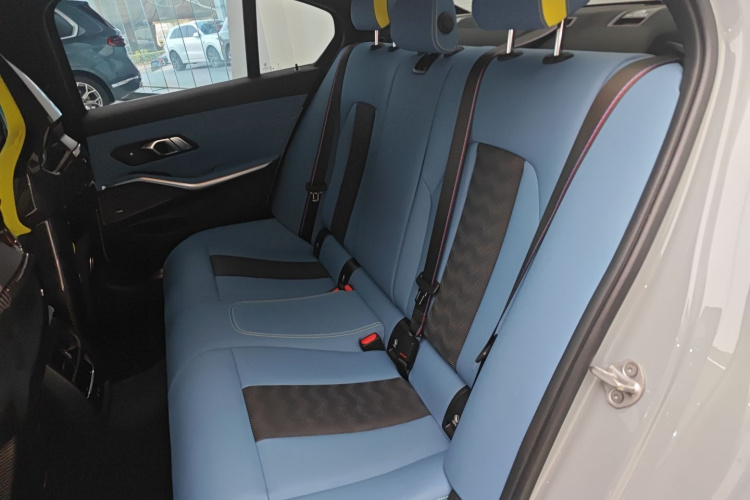 BMW M3 2024 immagine di auto #17