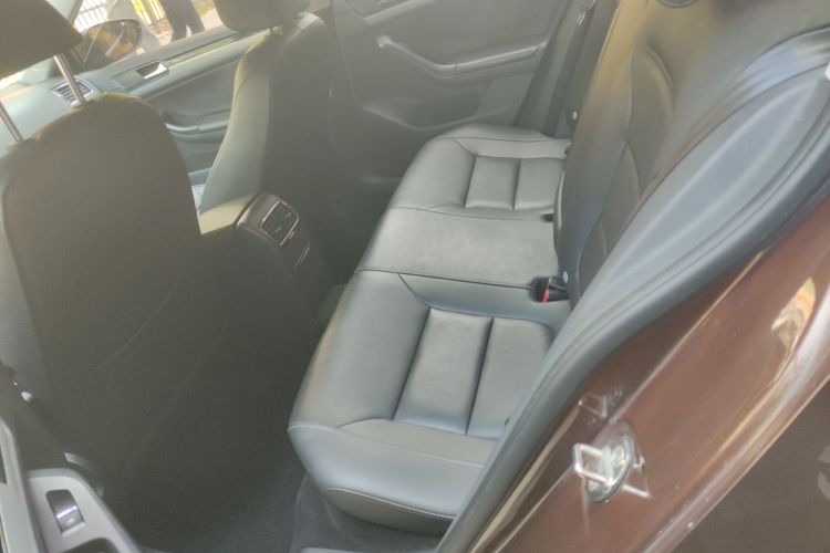 Volkswagen Sagitar 2018 صورة سيارة #17