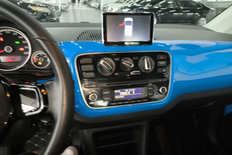 Volkswagen up! 2016 car image #17