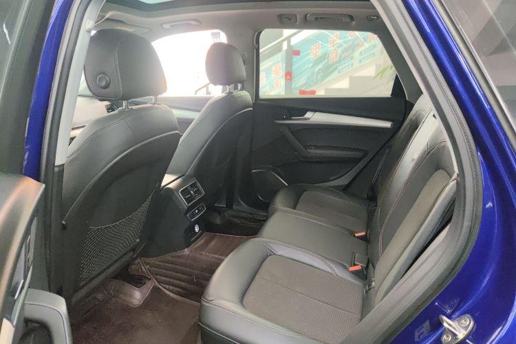 Audi Q5L 2019 صورة سيارة #17